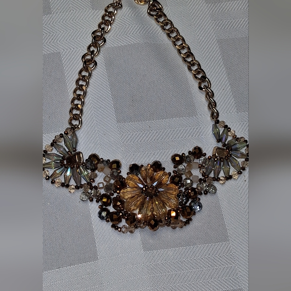 Elegant Gold and Silver Floral Necklace